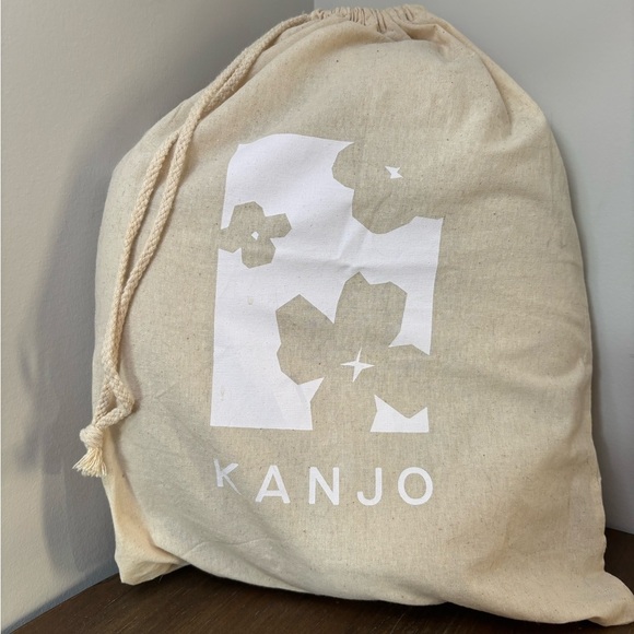 Kanjo Tan Neck Pillow - Picture 5 of 6